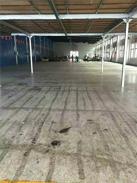 吳江標(biāo)識公司平涂型環(huán)氧地坪進(jìn)場施工
